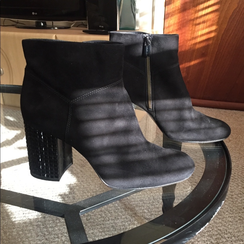 MICHAEL KORS Black Arabella Booties sz 10 - Picture 2 of 6
